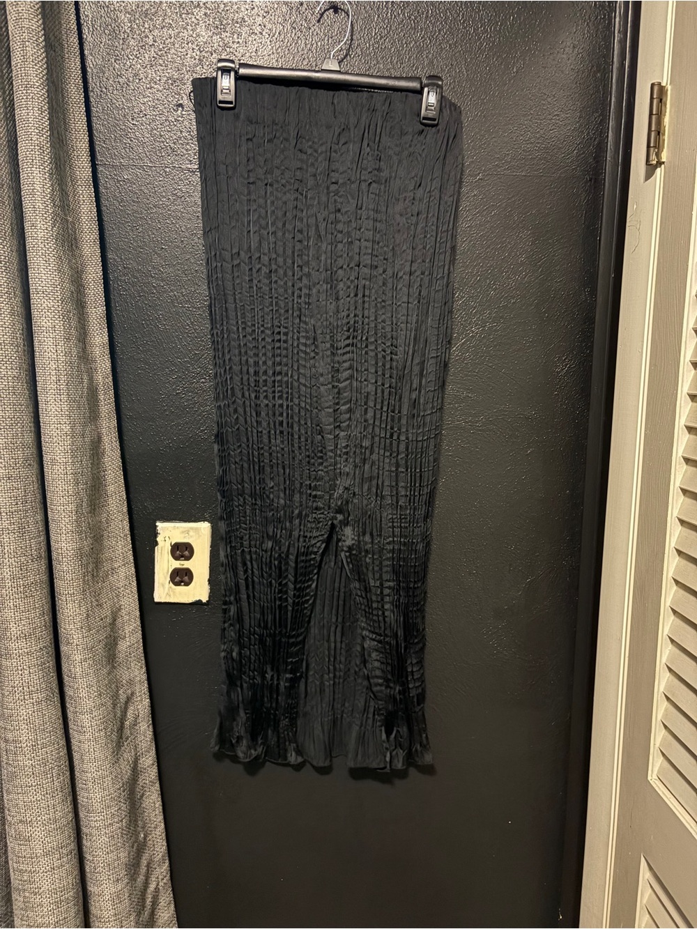 A New Day Woman’s Medium black skirt, belt string is missing - Picture 5 of 11